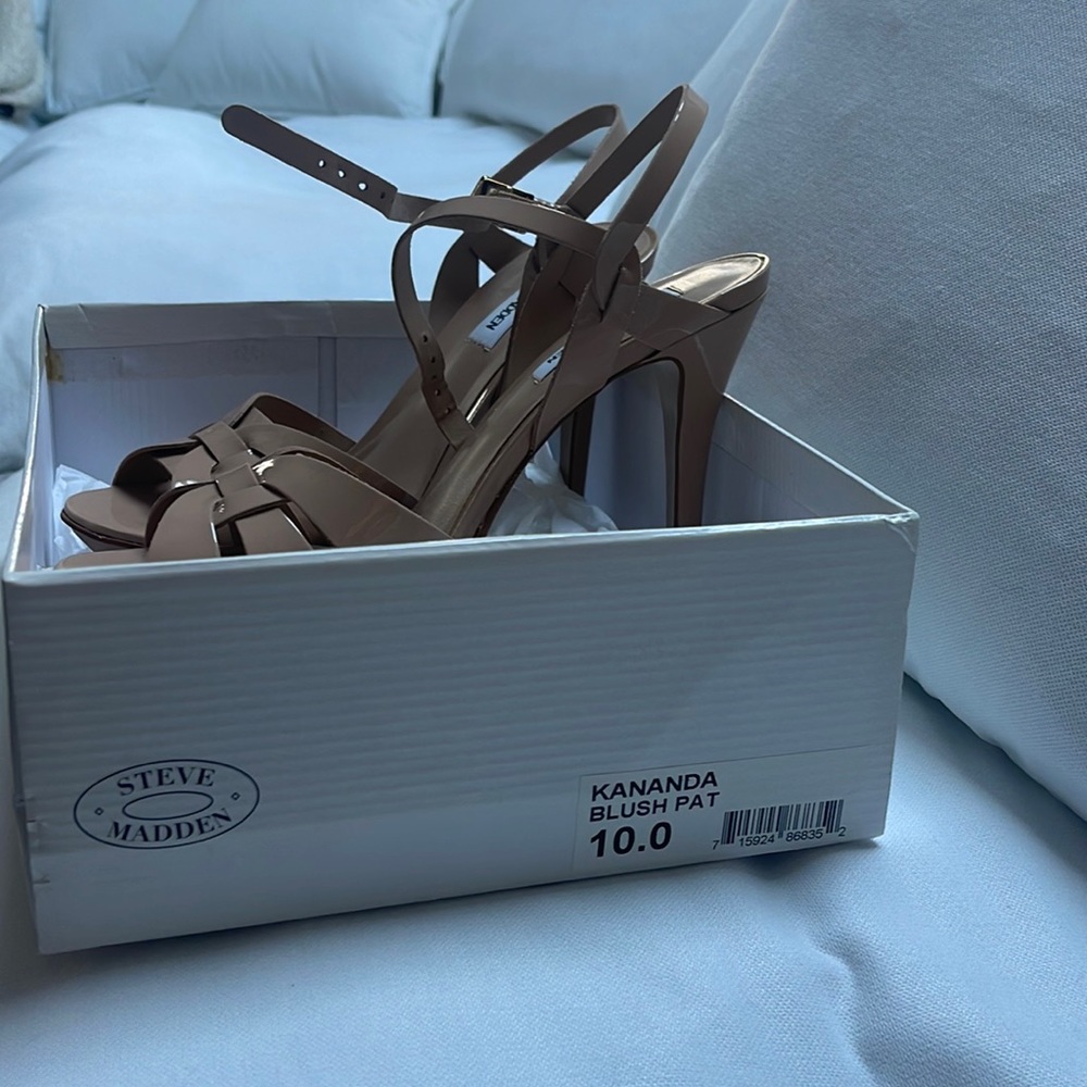 STEVE MADDEN Kananda Blush Patent Size 10